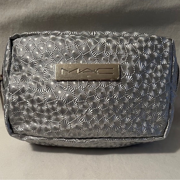 đź’—BRAND NEWđź’— MAC 6 piece travel set w/ Mini MACStack Mascara, Fix+ Stay Overđź’— - Picture 13 of 13